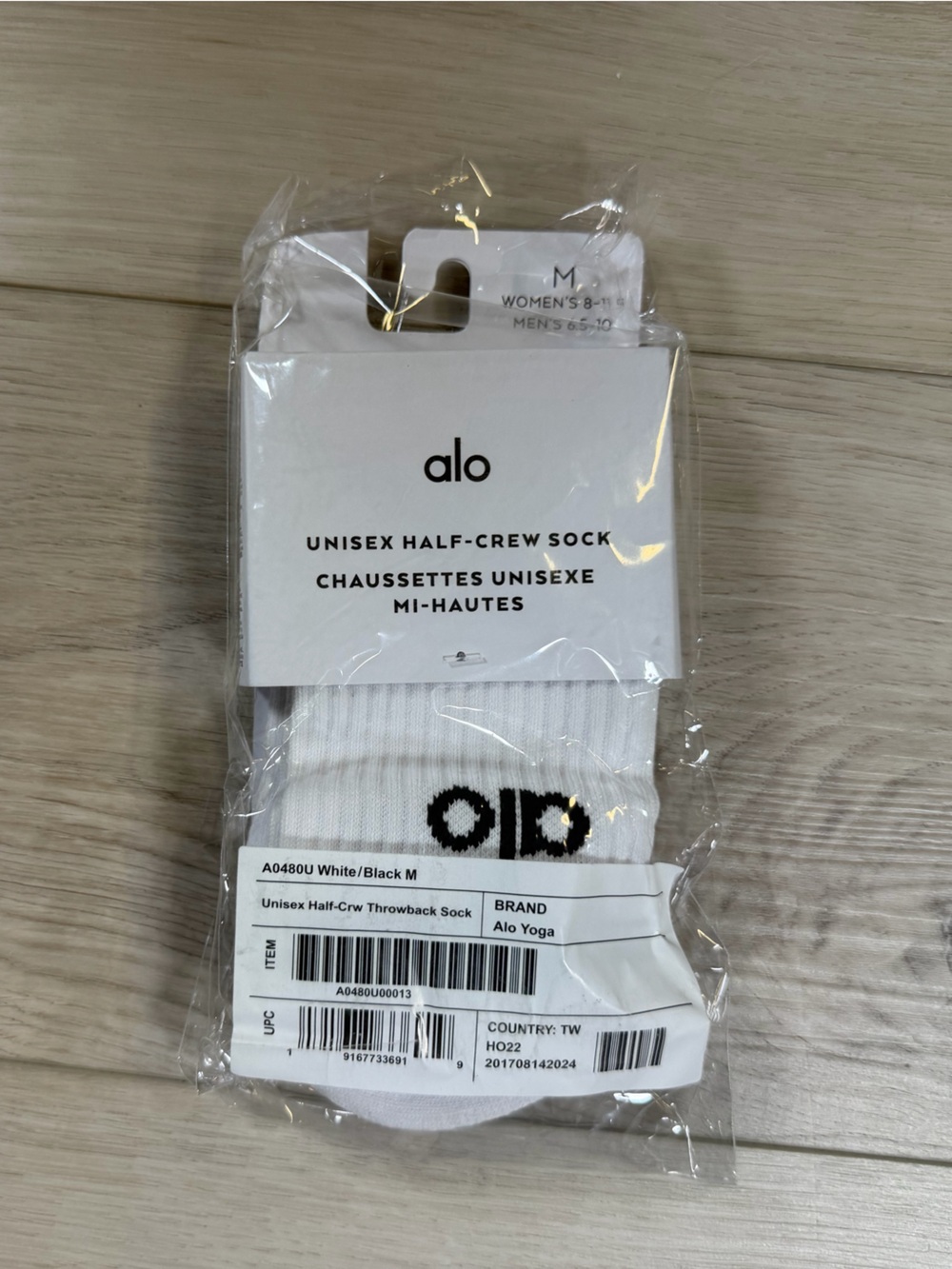 Alo Yoga Unisex Half-Crew Throwback Socks White Black Size M NWT